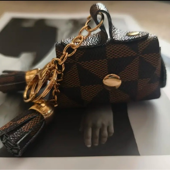 Fox leather Bag shaped key chain - Picture 7 of 7